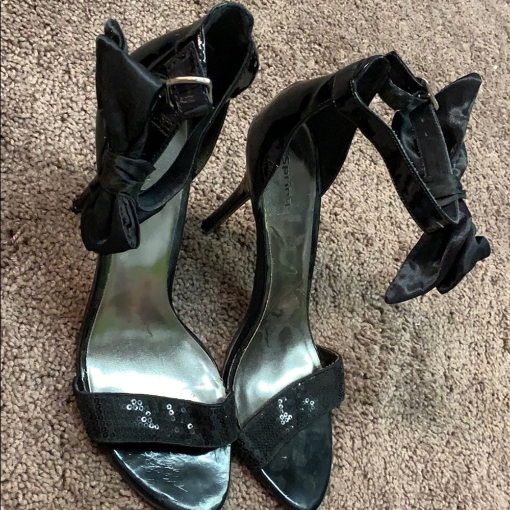 Shoes - Picture 2 of 3